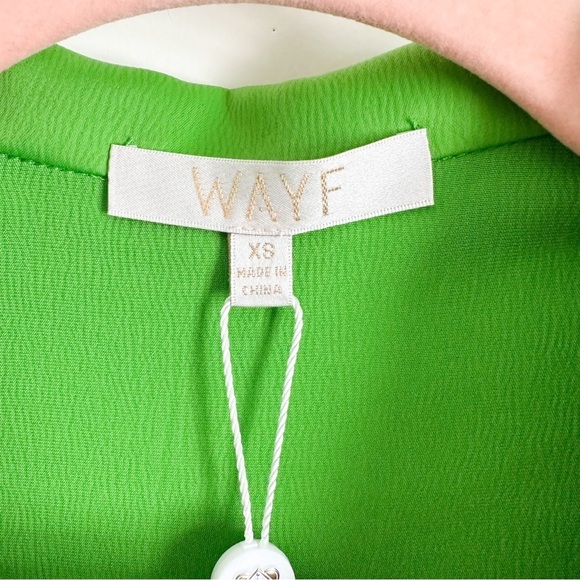 NWT Wayf lime green Roxbury Satin Crop Button-Up Shirt sz XS - Picture 5 of 7